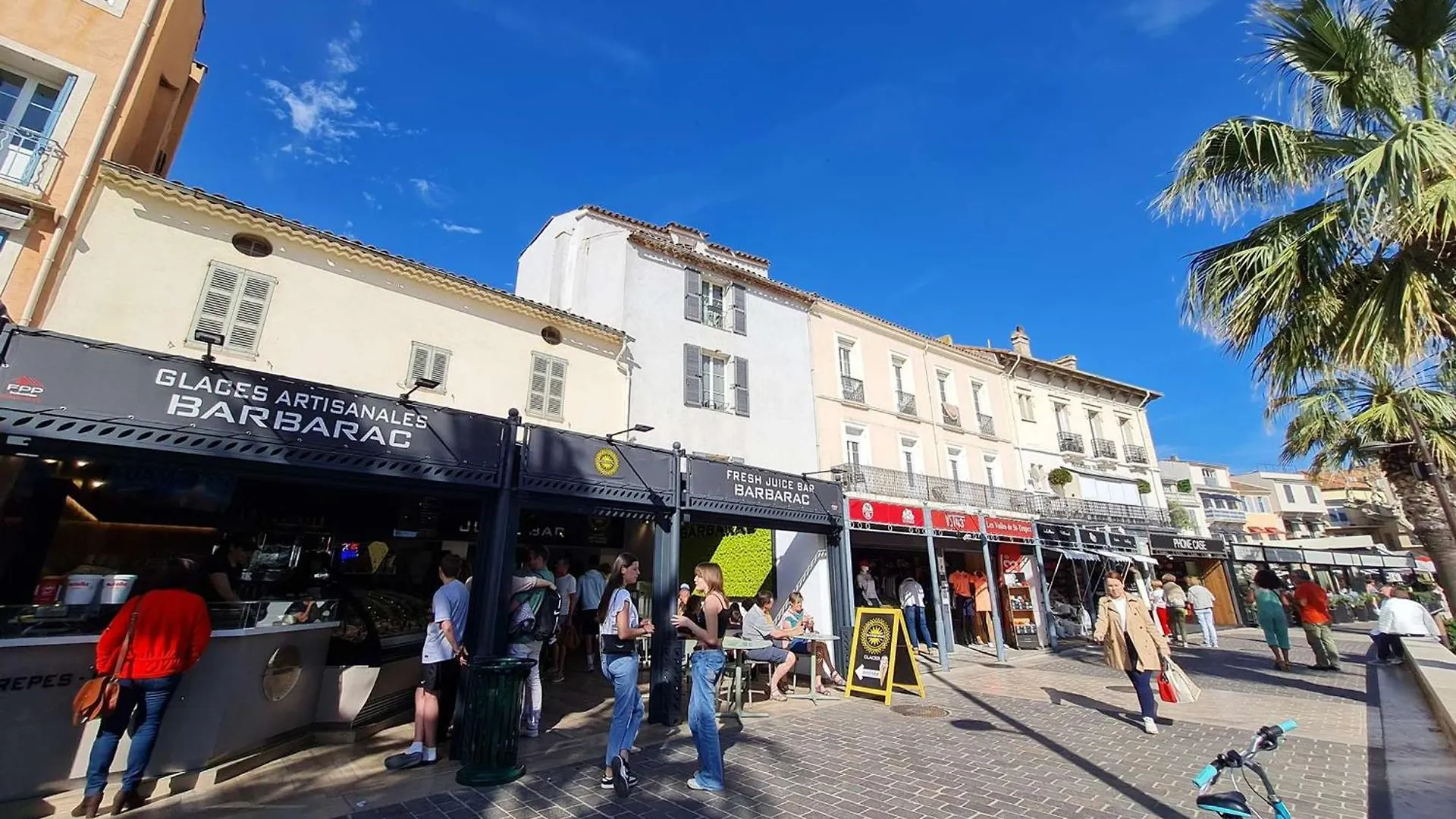 Sainte-Maxime : Appartement Lumineux 2 Pieces Avec Parking Dans Residence Calme - Fr-1-226-536 Apartment